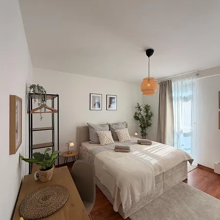 Zentrale 2-zimmer Nahe Zentrum&uniklinik Apartamento *